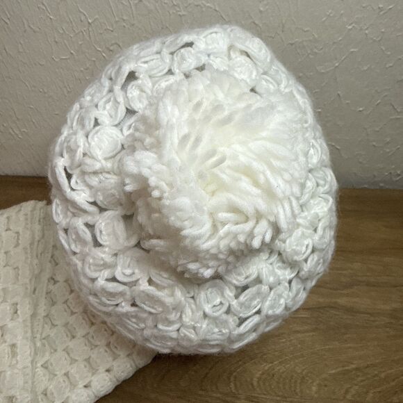 Vintage White Hand Crocheted Winter Beanie Pom & Scarf Set Fringe Made in Japan - Picture 4 of 12